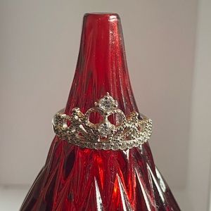 2/$10 🐠 Charmed Aroma crown ring Size 8.5